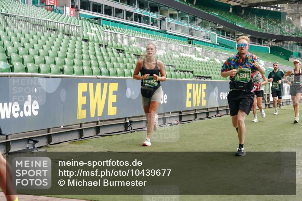 13.09.2026 - 21. swb-Marathon Bremen Michael Burmester http://msf.ph/oto/10439677 13.09.2026 13:06:34 Laufen im Stadion 109, 132, 156, 217, 244, 287, 303, 310, 323, 372, 394, 430, 454, 536, 578, 613, 647, 716, 784, 831, 834, 891, 900, 922, 1073, 1083, 1189, 1205, 1243, 1274, 1308, 1365, 1369, 1380, 1437, 1533, 1545, 1574, 1581, 1823, 1848, 1871, 1909, 1926, 1938, 2070, 2076, 2090, 2219, 2241, 2244, 2265, 2275, 2301, 2310, 2318, 2355, 2356, 2393, 2440, 2464, 2602, 2699, 2707, 2721, 2731, 2742, 2764, 2818, 2902, 2911, 2960, 2985, 3030, 3115, 3278, 3444, 3485 meine-sportfotos.de
