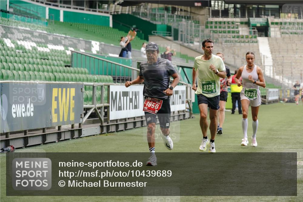 13.09.2026 - 21. swb-Marathon Bremen Michael Burmester http://msf.ph/oto/10439689 13.09.2026 12:41:50 Laufen im Stadion 126, 371, 603, 640, 650, 671, 735, 744, 912, 957, 1009, 1136, 1336, 1381, 1411, 1571, 1614, 1619, 1667, 1797, 1822, 1850, 1860, 1862, 1930, 2094, 2207, 2986, 3368, 3624, 4381, 4399, 4795, 4936, 5672, 5828, 6198, 6201, 6264, 6929, 6991, 7141, 8065, 8311, 8383, 8394, 9065, 9120, 9329, 13224, 277, 346, 466, 658, 895, 901, 1090, 1118, 1248, 1320, 1323, 1472, 1576, 1587, 1604, 1717, 1751, 1754, 1758, 1911, 2141, 2352, 2585, 2670, 3080, 3606, 5160, 5163, 5912 meine-sportfotos.de