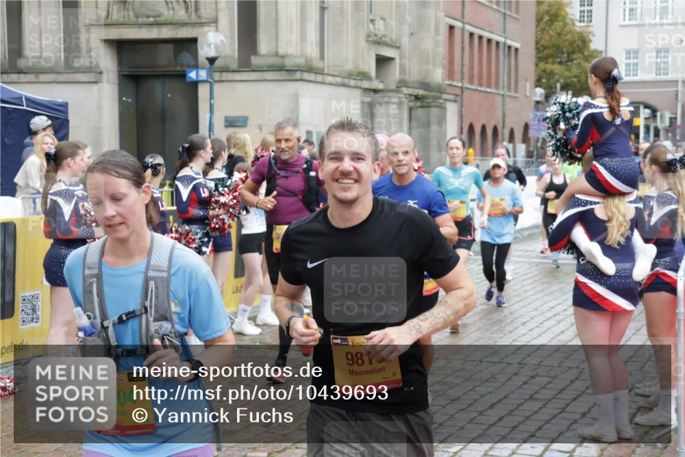 13.09.2026 - Kiel Lauf Yannick Fuchs http://msf.ph/oto/10439693 13.09.2026 11:51:07 Ziel 2063 meine-sportfotos.de