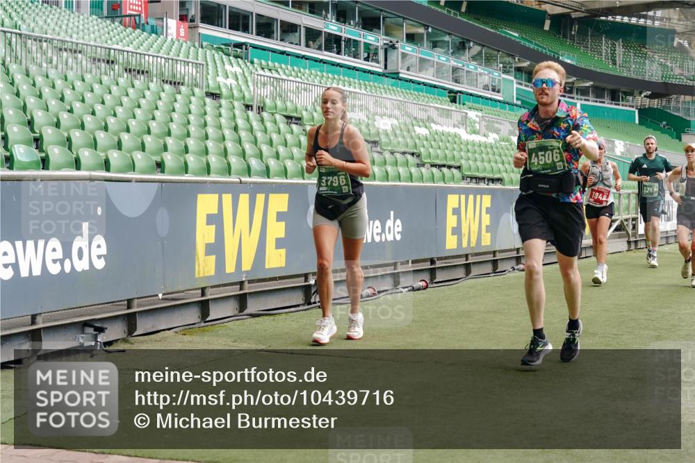 13.09.2026 - 21. swb-Marathon Bremen Michael Burmester http://msf.ph/oto/10439716 13.09.2026 13:06:35 Laufen im Stadion 109, 132, 156, 217, 244, 287, 303, 310, 323, 372, 394, 430, 454, 536, 578, 613, 647, 716, 784, 831, 834, 891, 900, 922, 1073, 1083, 1189, 1205, 1243, 1274, 1308, 1365, 1369, 1380, 1387, 1437, 1533, 1545, 1574, 1581, 1600, 1823, 1841, 1848, 1871, 1909, 1926, 1938, 2070, 2076, 2090, 2219, 2241, 2244, 2265, 2275, 2301, 2310, 2318, 2355, 2356, 2393, 2440, 2464, 2699, 2707, 2721, 2731, 2742, 2764, 2818, 2902, 2911, 2960, 2985, 3030, 3115, 3278, 3444, 3485 meine-sportfotos.de