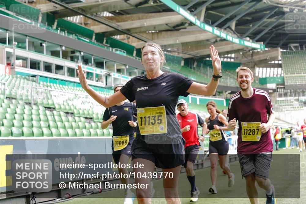 13.09.2026 - 21. swb-Marathon Bremen Michael Burmester http://msf.ph/oto/10439770 13.09.2026 10:27:22 Laufen im Stadion 10096, 10142, 10172, 10189, 10210, 10214, 10223, 10228, 10231, 10269, 10289, 10293, 10310, 10318, 10319, 10329, 10352, 10393, 10398, 10436, 10445, 10447, 10454, 10464, 10489, 10504, 10508, 10514, 10536, 10541, 10566, 10583, 10594, 10628, 10638, 10735, 10744, 10806, 10807, 10814, 10846, 10860, 10866, 10873, 10897, 10898, 10917, 10956, 10987, 10992, 11015, 11060, 11063, 11076, 11110, 11111, 11130, 11135, 11148, 11155, 11187, 11193, 11199, 11209, 11232, 11279 meine-sportfotos.de
