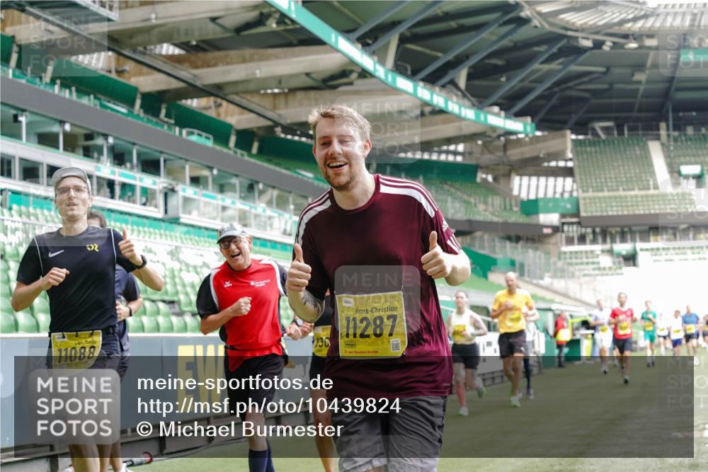 13.09.2026 - 21. swb-Marathon Bremen Michael Burmester http://msf.ph/oto/10439824 13.09.2026 10:27:22 Laufen im Stadion 10096, 10142, 10172, 10189, 10210, 10214, 10223, 10228, 10231, 10269, 10289, 10293, 10310, 10318, 10319, 10329, 10352, 10393, 10398, 10436, 10445, 10447, 10454, 10464, 10489, 10504, 10508, 10514, 10536, 10541, 10566, 10583, 10594, 10628, 10638, 10735, 10744, 10806, 10807, 10814, 10846, 10860, 10866, 10873, 10897, 10898, 10917, 10956, 10987, 10992, 11015, 11060, 11063, 11076, 11110, 11111, 11130, 11135, 11148, 11155, 11187, 11193, 11199, 11209, 11232, 11279 meine-sportfotos.de
