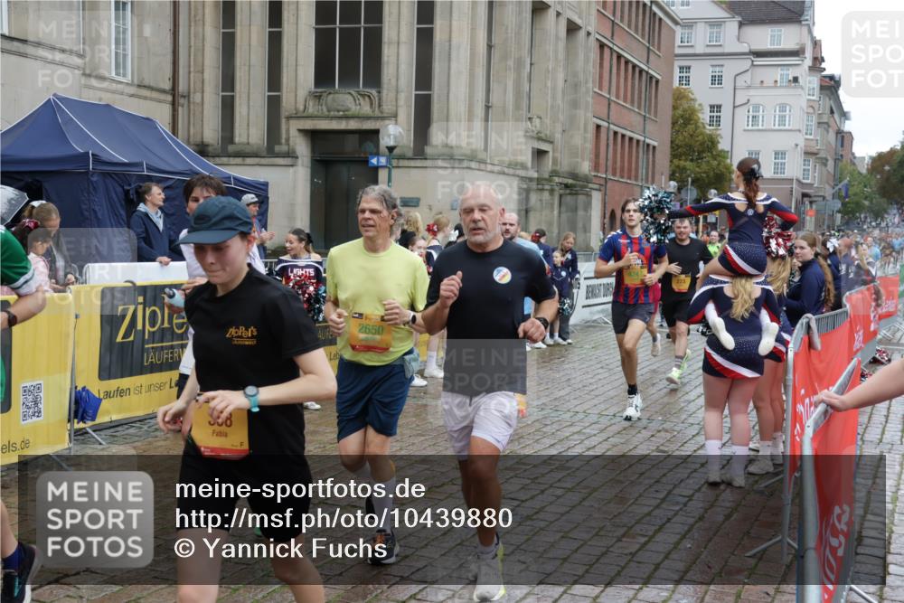 13.09.2026 - Kiel Lauf Yannick Fuchs http://msf.ph/oto/10439880 13.09.2026 11:51:18 Ziel 2063 meine-sportfotos.de
