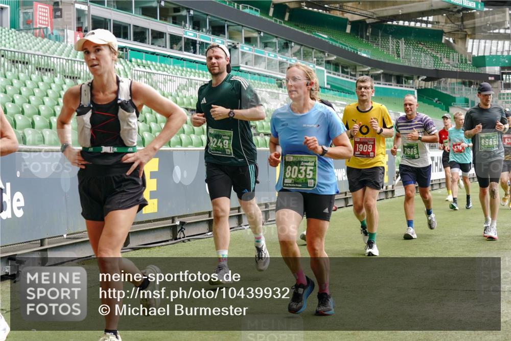 13.09.2026 - 21. swb-Marathon Bremen Michael Burmester http://msf.ph/oto/10439932 13.09.2026 13:06:39 Laufen im Stadion 109, 132, 156, 217, 244, 287, 303, 310, 323, 372, 394, 430, 454, 578, 607, 613, 647, 716, 784, 831, 834, 846, 891, 900, 922, 1073, 1083, 1189, 1205, 1243, 1274, 1308, 1365, 1369, 1380, 1387, 1437, 1533, 1545, 1574, 1581, 1600, 1823, 1841, 1848, 1871, 1909, 1926, 1938, 2070, 2076, 2090, 2219, 2241, 2244, 2265, 2275, 2301, 2310, 2318, 2355, 2356, 2393, 2440, 2464, 2699, 2707, 2721, 2731, 2755, 2764, 2818, 2902, 2911, 2960, 2985, 3030, 3115, 3278, 3444, 3485 meine-sportfotos.de