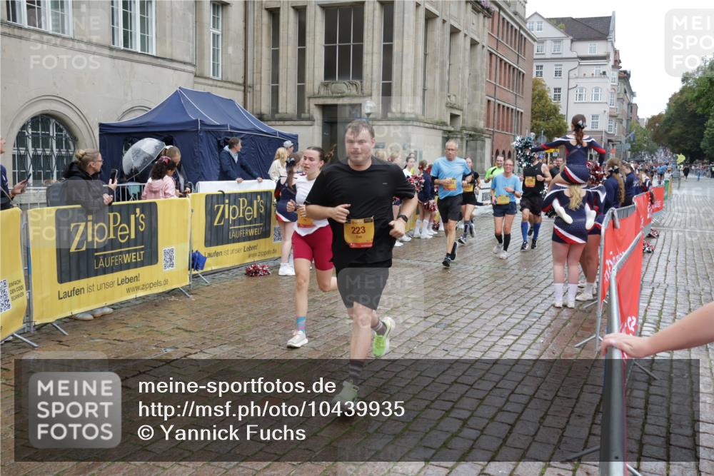 13.09.2026 - Kiel Lauf Yannick Fuchs http://msf.ph/oto/10439935 13.09.2026 11:51:22 Ziel 2063, 2063 meine-sportfotos.de