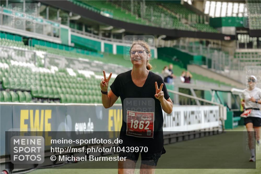 13.09.2026 - 21. swb-Marathon Bremen Michael Burmester http://msf.ph/oto/10439970 13.09.2026 12:42:02 Laufen im Stadion 126, 371, 439, 603, 640, 650, 671, 735, 744, 749, 912, 957, 1009, 1223, 1224, 1336, 1381, 1411, 1571, 1614, 1619, 1667, 1712, 1797, 1822, 1850, 1862, 1930, 2094, 2207, 2986, 3368, 3624, 4399, 4795, 4847, 4936, 5672, 5828, 6198, 6264, 6929, 6991, 7141, 8065, 8311, 8383, 8394, 9065, 9120, 9329, 277, 346, 807, 895, 901, 1090, 1118, 1248, 1320, 1323, 1472, 1576, 1587, 1604, 1717, 1751, 1758, 1911, 2141, 2352, 2585, 2670, 3080, 3606, 5160, 5163, 5912 meine-sportfotos.de