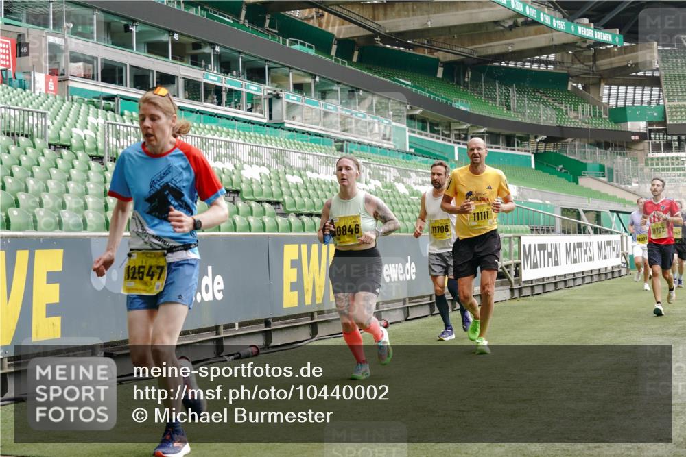 13.09.2026 - 21. swb-Marathon Bremen Michael Burmester http://msf.ph/oto/10440002 13.09.2026 10:27:25 Laufen im Stadion 10096, 10142, 10172, 10189, 10210, 10214, 10223, 10228, 10231, 10269, 10270, 10289, 10293, 10310, 10318, 10319, 10329, 10352, 10393, 10436, 10445, 10447, 10454, 10464, 10489, 10504, 10508, 10514, 10536, 10541, 10566, 10583, 10594, 10628, 10638, 10735, 10744, 10806, 10807, 10814, 10846, 10860, 10866, 10873, 10897, 10898, 10917, 10956, 10992, 11015, 11060, 11063, 11076, 11110, 11111, 11130, 11135, 11148, 11155, 11187, 11193, 11199, 11209, 11232, 11279 meine-sportfotos.de