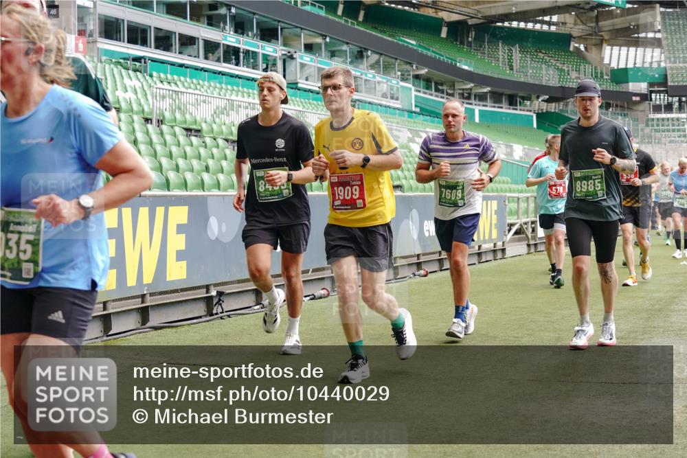 13.09.2026 - 21. swb-Marathon Bremen Michael Burmester http://msf.ph/oto/10440029 13.09.2026 13:06:40 Laufen im Stadion 109, 132, 156, 217, 244, 287, 303, 310, 323, 372, 394, 430, 454, 578, 607, 613, 647, 716, 784, 831, 834, 846, 891, 900, 922, 1073, 1083, 1189, 1205, 1243, 1274, 1308, 1365, 1369, 1380, 1387, 1437, 1533, 1545, 1574, 1581, 1600, 1823, 1841, 1848, 1871, 1909, 1926, 1938, 2070, 2076, 2090, 2219, 2241, 2244, 2265, 2275, 2301, 2310, 2318, 2355, 2356, 2393, 2440, 2464, 2699, 2707, 2721, 2731, 2755, 2818, 2902, 2911, 2960, 3030, 3115, 3278, 3444, 3485 meine-sportfotos.de