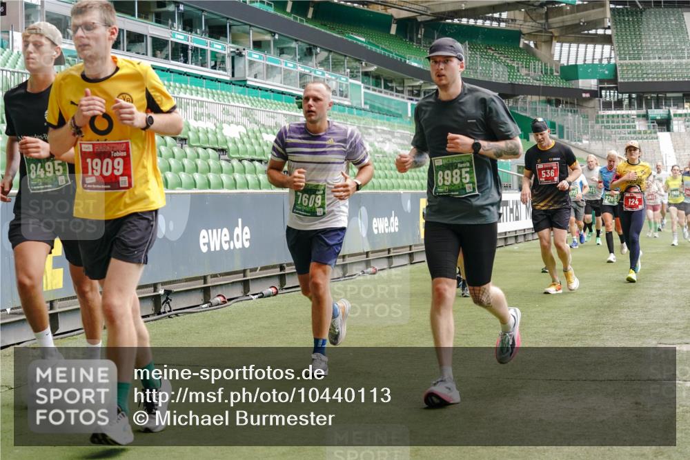 13.09.2026 - 21. swb-Marathon Bremen Michael Burmester http://msf.ph/oto/10440113 13.09.2026 13:06:41 Laufen im Stadion 109, 132, 156, 217, 244, 287, 303, 310, 323, 372, 394, 430, 454, 489, 578, 607, 613, 647, 716, 784, 831, 834, 846, 891, 900, 922, 1073, 1083, 1189, 1205, 1243, 1274, 1308, 1365, 1369, 1380, 1387, 1437, 1533, 1545, 1574, 1581, 1600, 1823, 1841, 1848, 1871, 1909, 1926, 1938, 2070, 2076, 2090, 2219, 2241, 2244, 2265, 2275, 2283, 2301, 2310, 2318, 2355, 2356, 2393, 2440, 2464, 2699, 2707, 2721, 2731, 2755, 2818, 2902, 2911, 2960, 3030, 3115, 3278, 3444, 3485 meine-sportfotos.de