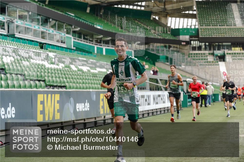 13.09.2026 - 21. swb-Marathon Bremen Michael Burmester http://msf.ph/oto/10440146 13.09.2026 12:42:07 Laufen im Stadion 371, 439, 603, 650, 744, 749, 957, 1009, 1223, 1224, 1336, 1381, 1411, 1571, 1614, 1619, 1667, 1712, 1745, 1797, 1822, 1850, 1862, 2094, 2207, 2986, 3368, 3624, 4399, 4795, 4847, 4936, 5672, 5828, 6198, 6264, 6929, 6991, 7141, 8065, 8311, 8383, 8394, 8994, 9065, 9120, 277, 346, 807, 895, 901, 1090, 1118, 1248, 1320, 1323, 1472, 1576, 1587, 1604, 1717, 1751, 1758, 1911, 2141, 2352, 2585, 2670, 3080, 3606, 5160, 5163, 5912 meine-sportfotos.de