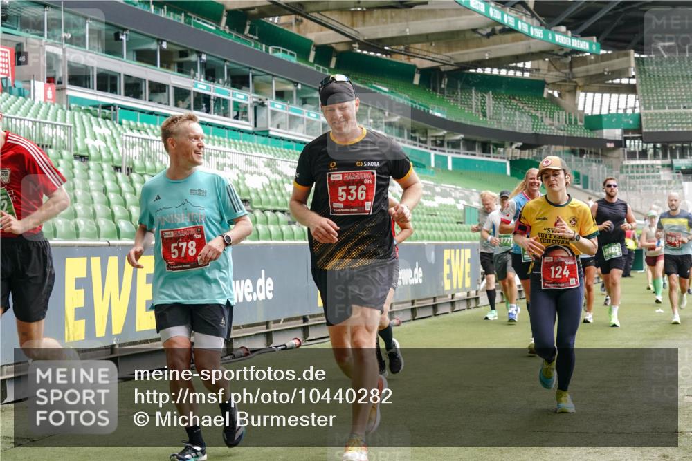 13.09.2026 - 21. swb-Marathon Bremen Michael Burmester http://msf.ph/oto/10440282 13.09.2026 13:06:44 Laufen im Stadion 109, 132, 156, 217, 244, 287, 303, 310, 372, 394, 430, 454, 489, 578, 607, 613, 716, 784, 831, 834, 846, 891, 900, 922, 1083, 1189, 1205, 1243, 1274, 1308, 1365, 1369, 1380, 1387, 1437, 1533, 1545, 1574, 1581, 1600, 1823, 1841, 1848, 1854, 1871, 1909, 1926, 1938, 2070, 2076, 2090, 2219, 2241, 2244, 2265, 2275, 2283, 2301, 2310, 2318, 2355, 2356, 2393, 2440, 2464, 2699, 2707, 2721, 2731, 2755, 2818, 2902, 2911, 2960, 3115, 3278, 3444, 3485 meine-sportfotos.de
