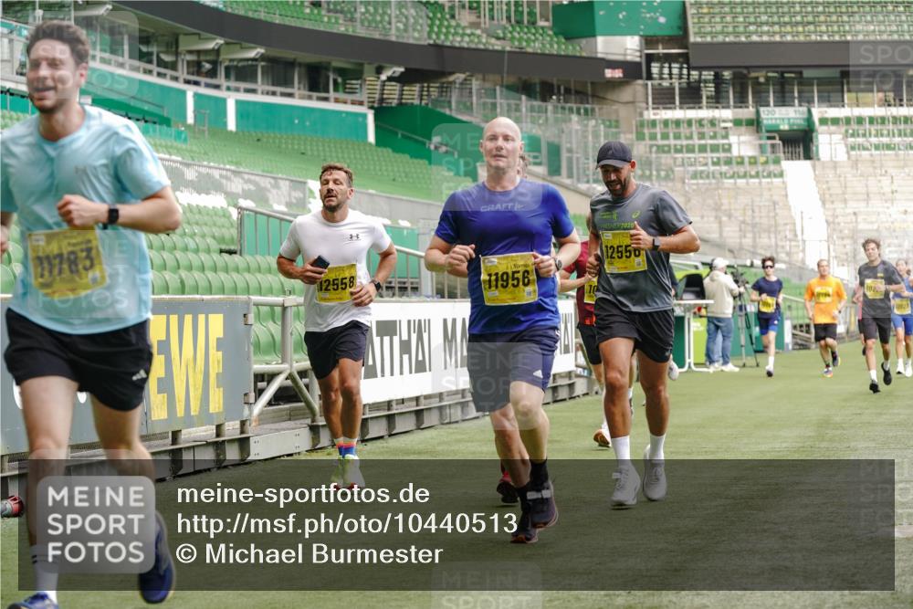 13.09.2026 - 21. swb-Marathon Bremen Michael Burmester http://msf.ph/oto/10440513 13.09.2026 10:27:39 Laufen im Stadion 10096, 10142, 10172, 10189, 10210, 10214, 10223, 10231, 10269, 10270, 10289, 10293, 10294, 10310, 10318, 10319, 10329, 10352, 10393, 10436, 10445, 10464, 10489, 10504, 10508, 10514, 10536, 10541, 10566, 10583, 10594, 10628, 10638, 10655, 10735, 10744, 10770, 10807, 10814, 10846, 10860, 10873, 10897, 10898, 10917, 10956, 10992, 11015, 11060, 11063, 11076, 11087, 11092, 11110, 11111, 11130, 11135, 11148, 11170, 11193, 11209, 11232, 11279 meine-sportfotos.de