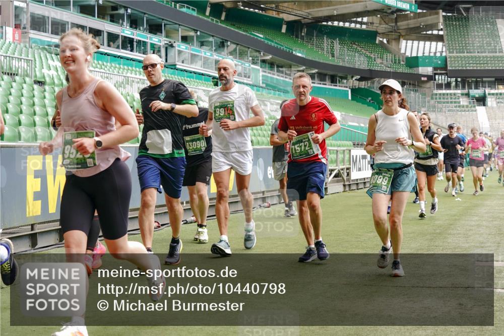 13.09.2026 - 21. swb-Marathon Bremen Michael Burmester http://msf.ph/oto/10440798 13.09.2026 13:06:52 Laufen im Stadion 109, 132, 156, 217, 244, 287, 303, 310, 372, 394, 430, 454, 489, 578, 607, 613, 682, 716, 784, 809, 831, 834, 846, 891, 900, 922, 1083, 1173, 1189, 1205, 1274, 1322, 1364, 1365, 1369, 1380, 1387, 1437, 1532, 1533, 1545, 1574, 1581, 1600, 1823, 1841, 1848, 1854, 1871, 1909, 1926, 1938, 2070, 2076, 2090, 2219, 2244, 2265, 2275, 2283, 2310, 2318, 2355, 2356, 2393, 2440, 2464, 2492, 2699, 2707, 2721, 2731, 2755, 2818, 2902, 2911, 2949, 2960, 3115, 3485 meine-sportfotos.de
