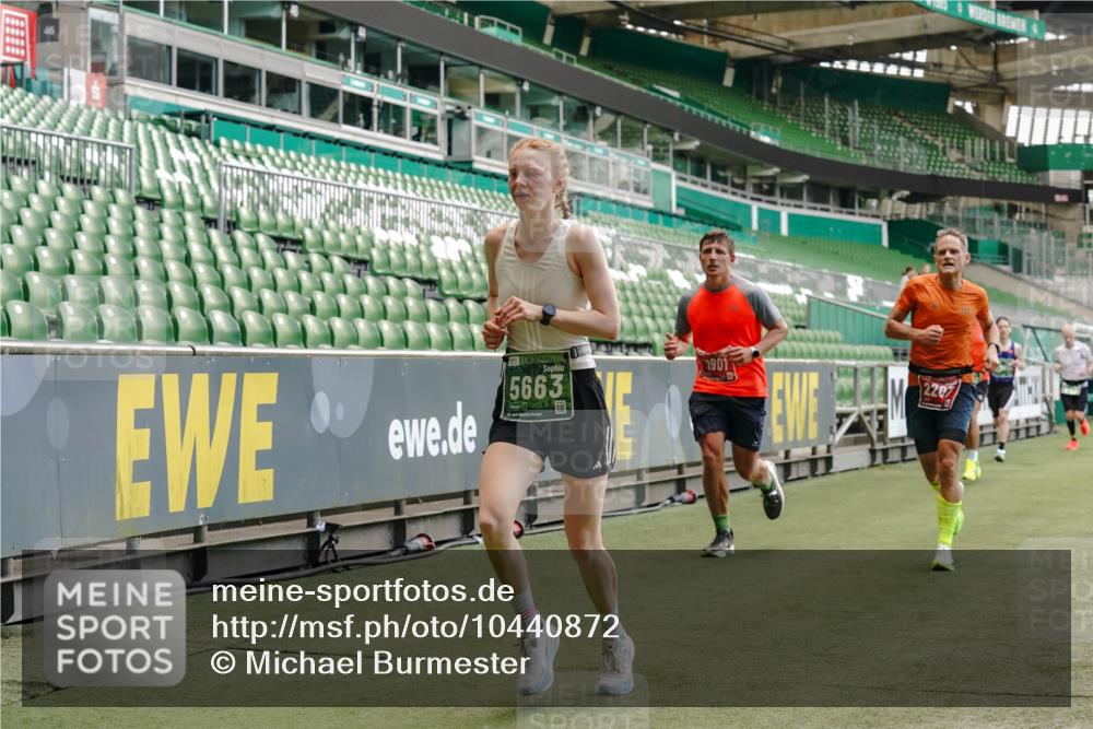 13.09.2026 - 21. swb-Marathon Bremen Michael Burmester http://msf.ph/oto/10440872 13.09.2026 12:42:30 Laufen im Stadion 439, 749, 957, 1009, 1223, 1224, 1411, 1562, 1619, 1667, 1712, 1745, 1797, 1822, 1850, 1862, 1879, 1921, 2094, 2207, 2651, 2683, 2986, 3251, 3368, 3584, 3624, 3688, 4096, 4399, 4795, 4847, 5316, 5663, 5672, 5828, 6198, 6264, 6359, 6929, 6991, 7141, 8065, 8311, 8383, 8394, 8689, 8749, 8994, 9065, 9120, 9200, 9533, 277, 346, 807, 895, 901, 1118, 1248, 1320, 1323, 1472, 1576, 1587, 1604, 1717, 1751, 1758, 1911, 2141, 2352, 2670, 3080, 3606, 5160, 5163, 5912 meine-sportfotos.de