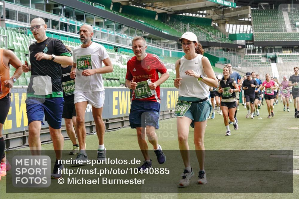 13.09.2026 - 21. swb-Marathon Bremen Michael Burmester http://msf.ph/oto/10440885 13.09.2026 13:06:53 Laufen im Stadion 109, 132, 156, 217, 244, 287, 303, 310, 372, 394, 430, 454, 489, 578, 607, 613, 682, 716, 784, 809, 831, 834, 846, 891, 900, 922, 1083, 1173, 1189, 1205, 1274, 1322, 1364, 1365, 1369, 1380, 1387, 1437, 1532, 1533, 1545, 1574, 1581, 1600, 1823, 1841, 1848, 1854, 1871, 1909, 1926, 1938, 2070, 2076, 2090, 2219, 2244, 2265, 2275, 2283, 2310, 2318, 2355, 2356, 2393, 2440, 2464, 2492, 2699, 2707, 2721, 2731, 2755, 2818, 2902, 2911, 2949, 2960, 3115, 3485 meine-sportfotos.de