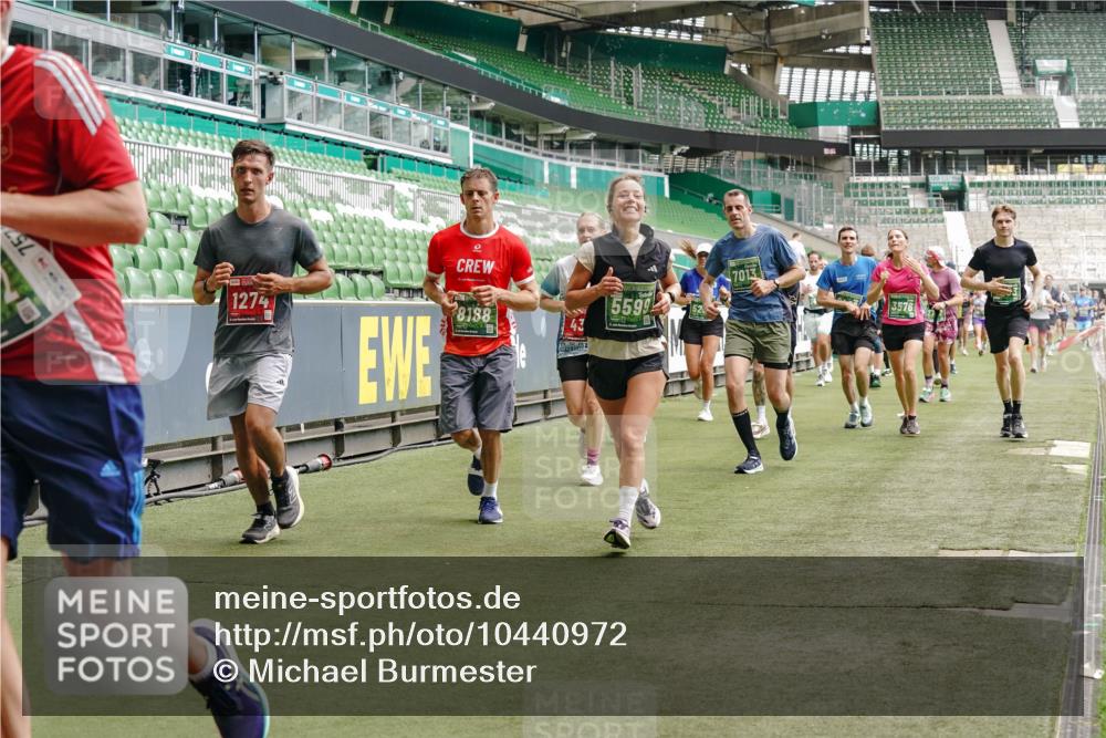 13.09.2026 - 21. swb-Marathon Bremen Michael Burmester http://msf.ph/oto/10440972 13.09.2026 13:06:54 Laufen im Stadion 109, 132, 156, 217, 287, 303, 310, 372, 394, 430, 454, 489, 578, 607, 613, 682, 716, 784, 809, 831, 834, 846, 891, 900, 922, 1083, 1173, 1189, 1205, 1274, 1322, 1364, 1365, 1369, 1380, 1387, 1437, 1532, 1533, 1545, 1574, 1581, 1600, 1823, 1841, 1848, 1854, 1871, 1909, 1926, 1938, 2070, 2076, 2090, 2219, 2244, 2265, 2275, 2283, 2310, 2318, 2355, 2356, 2393, 2405, 2440, 2464, 2492, 2565, 2699, 2707, 2721, 2731, 2755, 2818, 2902, 2911, 2949, 2960, 3115, 3485 meine-sportfotos.de