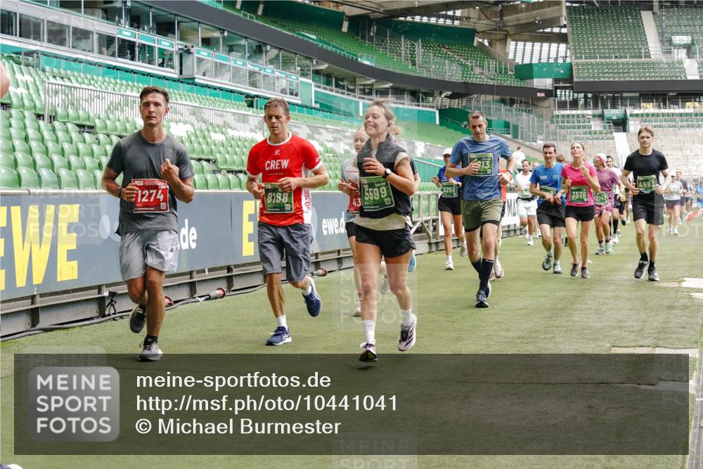 13.09.2026 - 21. swb-Marathon Bremen Michael Burmester http://msf.ph/oto/10441041 13.09.2026 13:06:54 Laufen im Stadion 109, 132, 156, 217, 287, 303, 310, 372, 394, 430, 454, 489, 578, 607, 613, 682, 716, 784, 809, 831, 834, 846, 891, 900, 922, 1083, 1173, 1189, 1205, 1274, 1322, 1364, 1365, 1369, 1380, 1387, 1437, 1532, 1533, 1545, 1574, 1581, 1600, 1823, 1841, 1848, 1854, 1871, 1909, 1926, 1938, 2070, 2076, 2090, 2219, 2244, 2265, 2275, 2283, 2310, 2318, 2355, 2356, 2393, 2405, 2440, 2464, 2492, 2565, 2699, 2707, 2721, 2731, 2755, 2818, 2902, 2911, 2949, 2960, 3115, 3485 meine-sportfotos.de