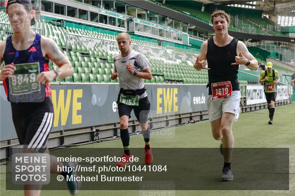 13.09.2026 - 21. swb-Marathon Bremen Michael Burmester http://msf.ph/oto/10441084 13.09.2026 12:42:36 Laufen im Stadion 439, 749, 819, 1009, 1223, 1224, 1411, 1562, 1619, 1667, 1712, 1745, 1797, 1822, 1850, 1862, 1879, 1921, 2094, 2207, 2651, 2683, 2986, 3251, 3368, 3584, 3624, 3688, 4096, 4399, 4795, 4847, 5316, 5663, 5672, 5828, 6198, 6264, 6359, 6929, 6991, 7141, 8311, 8383, 8394, 8689, 8749, 8994, 9065, 9120, 9153, 9200, 9533, 9849, 277, 346, 453, 807, 895, 901, 1118, 1248, 1320, 1323, 1472, 1576, 1587, 1717, 1751, 1758, 1911, 2141, 2352, 2670, 3080, 3606, 5160, 5163, 5912 meine-sportfotos.de