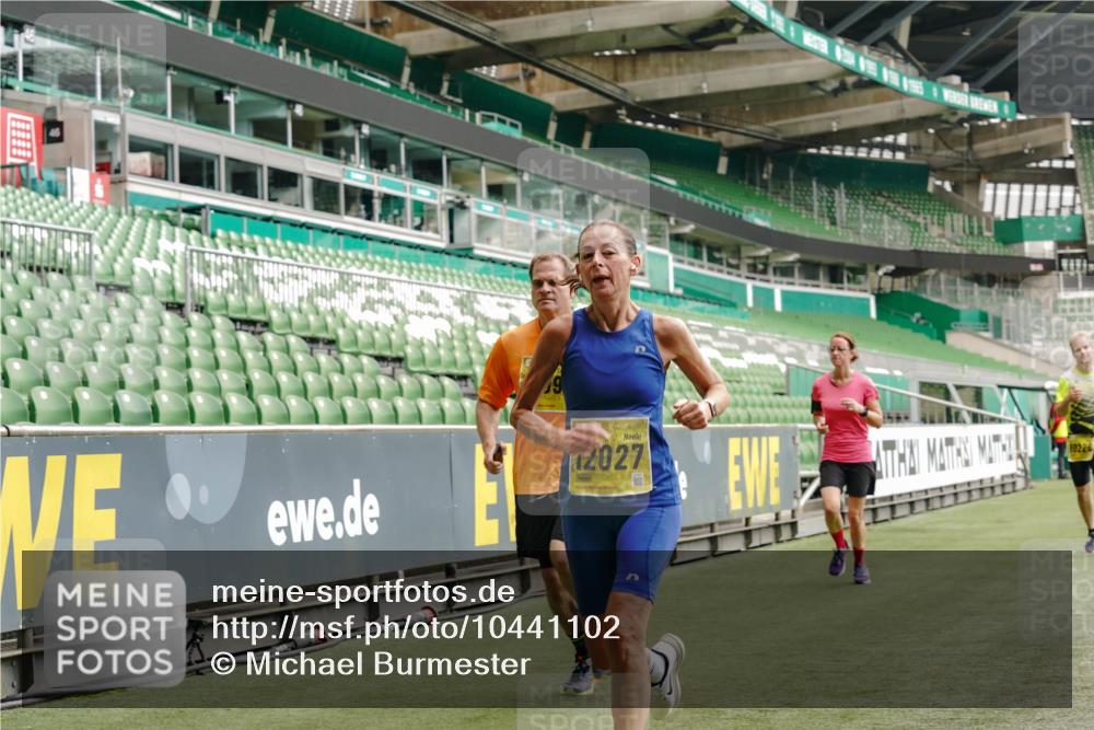 13.09.2026 - 21. swb-Marathon Bremen Michael Burmester http://msf.ph/oto/10441102 13.09.2026 10:27:51 Laufen im Stadion 10096, 10142, 10172, 10189, 10214, 10223, 10231, 10269, 10270, 10289, 10293, 10294, 10310, 10316, 10318, 10319, 10329, 10352, 10393, 10436, 10445, 10464, 10489, 10504, 10508, 10514, 10536, 10538, 10541, 10544, 10566, 10583, 10594, 10628, 10638, 10655, 10709, 10744, 10770, 10807, 10814, 10835, 10846, 10860, 10873, 10897, 10898, 10917, 10956, 10992, 10993, 11058, 11060, 11063, 11076, 11087, 11092, 11110, 11111, 11130, 11135, 11148, 11170, 11193, 11279 meine-sportfotos.de
