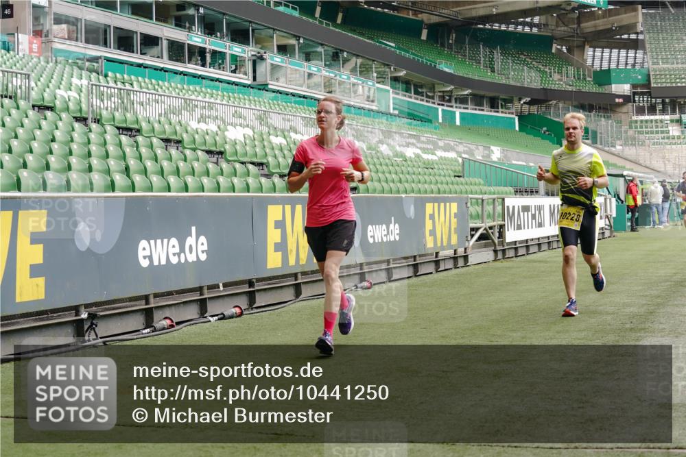 13.09.2026 - 21. swb-Marathon Bremen Michael Burmester http://msf.ph/oto/10441250 13.09.2026 10:27:53 Laufen im Stadion 10096, 10142, 10172, 10189, 10223, 10231, 10269, 10270, 10289, 10293, 10294, 10310, 10316, 10318, 10319, 10329, 10393, 10436, 10445, 10464, 10489, 10504, 10508, 10514, 10538, 10541, 10544, 10566, 10583, 10594, 10628, 10638, 10655, 10709, 10744, 10770, 10807, 10814, 10835, 10846, 10860, 10873, 10897, 10898, 10917, 10956, 10992, 10993, 11035, 11058, 11060, 11063, 11076, 11087, 11092, 11110, 11111, 11130, 11135, 11148, 11170, 11193, 11279 meine-sportfotos.de