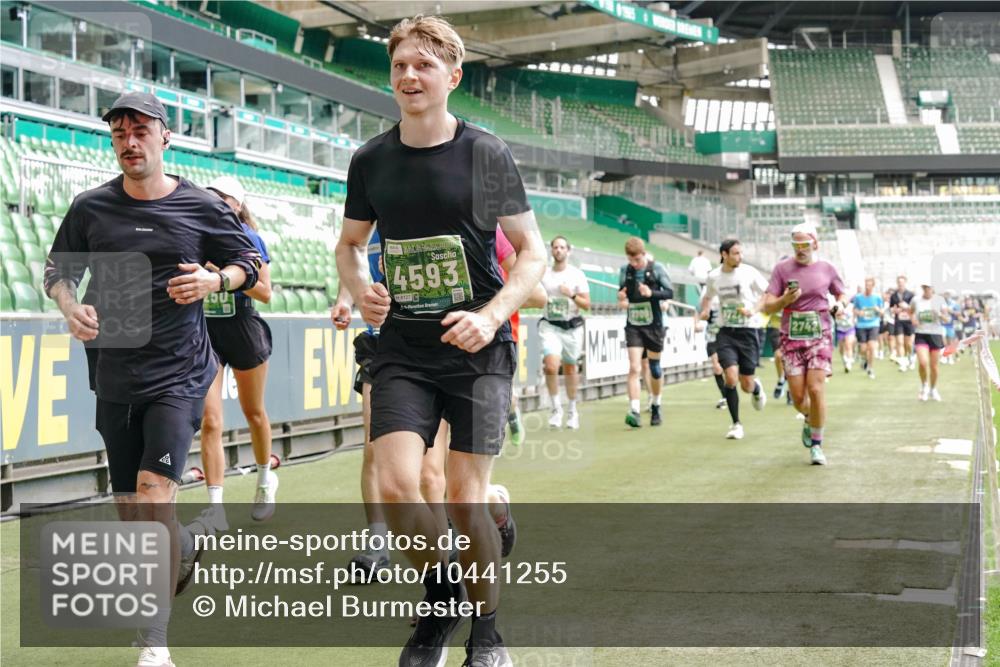 13.09.2026 - 21. swb-Marathon Bremen Michael Burmester http://msf.ph/oto/10441255 13.09.2026 13:06:58 Laufen im Stadion 109, 132, 156, 217, 287, 303, 310, 372, 394, 430, 454, 489, 578, 607, 613, 682, 716, 784, 809, 831, 834, 846, 891, 922, 1083, 1173, 1189, 1205, 1210, 1274, 1322, 1364, 1365, 1369, 1380, 1387, 1437, 1532, 1533, 1545, 1574, 1581, 1600, 1823, 1841, 1848, 1854, 1871, 1909, 1926, 1938, 2070, 2076, 2090, 2219, 2244, 2265, 2275, 2283, 2310, 2318, 2355, 2356, 2393, 2405, 2440, 2464, 2492, 2565, 2699, 2707, 2721, 2731, 2755, 2818, 2902, 2911, 2949, 2960, 3115 meine-sportfotos.de