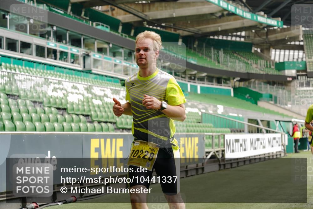 13.09.2026 - 21. swb-Marathon Bremen Michael Burmester http://msf.ph/oto/10441337 13.09.2026 10:27:55 Laufen im Stadion 10096, 10142, 10172, 10189, 10223, 10231, 10269, 10270, 10289, 10293, 10294, 10310, 10316, 10318, 10319, 10329, 10393, 10436, 10464, 10489, 10504, 10508, 10514, 10538, 10541, 10544, 10566, 10583, 10594, 10628, 10638, 10655, 10709, 10744, 10770, 10807, 10814, 10835, 10846, 10860, 10873, 10897, 10898, 10917, 10956, 10992, 10993, 11005, 11035, 11058, 11060, 11063, 11076, 11087, 11092, 11110, 11111, 11130, 11135, 11148, 11170, 11193, 11279 meine-sportfotos.de