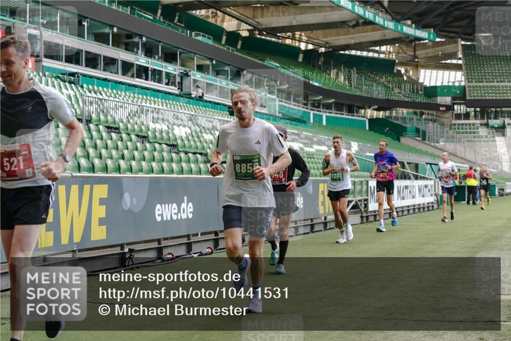 13.09.2026 - 21. swb-Marathon Bremen Michael Burmester http://msf.ph/oto/10441531 13.09.2026 12:42:52 Laufen im Stadion 439, 749, 819, 1009, 1223, 1224, 1411, 1562, 1619, 1667, 1712, 1745, 1822, 1850, 1862, 1879, 1921, 2094, 2207, 2651, 2683, 3251, 3368, 3500, 3584, 3624, 3688, 4096, 4847, 5199, 5316, 5663, 5672, 5828, 6198, 6264, 6359, 6579, 6929, 6991, 7141, 7841, 7950, 8311, 8383, 8394, 8689, 8749, 8850, 8994, 9120, 9153, 9200, 9233, 9533, 9849, 277, 453, 807, 901, 1248, 1320, 1323, 1472, 1576, 1587, 1717, 1751, 1758, 1911, 2352, 3080, 3606, 5160, 5163, 5912 meine-sportfotos.de