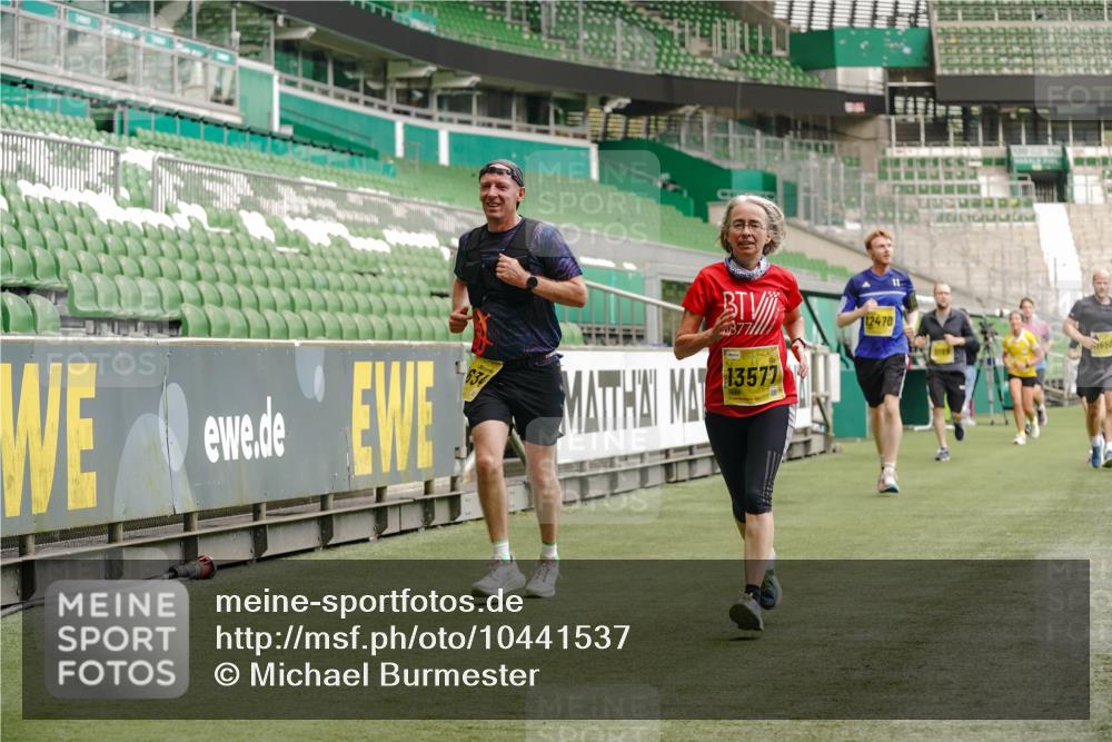 13.09.2026 - 21. swb-Marathon Bremen Michael Burmester http://msf.ph/oto/10441537 13.09.2026 10:28:01 Laufen im Stadion 10096, 10142, 10172, 10189, 10223, 10231, 10267, 10269, 10270, 10289, 10293, 10294, 10310, 10316, 10319, 10329, 10393, 10421, 10464, 10489, 10504, 10508, 10514, 10538, 10541, 10544, 10566, 10583, 10594, 10628, 10638, 10655, 10709, 10739, 10744, 10770, 10807, 10814, 10835, 10846, 10860, 10873, 10897, 10898, 10910, 10917, 10923, 10956, 10992, 10993, 11005, 11035, 11058, 11060, 11063, 11076, 11087, 11092, 11110, 11111, 11130, 11135, 11148, 11170, 11193 meine-sportfotos.de
