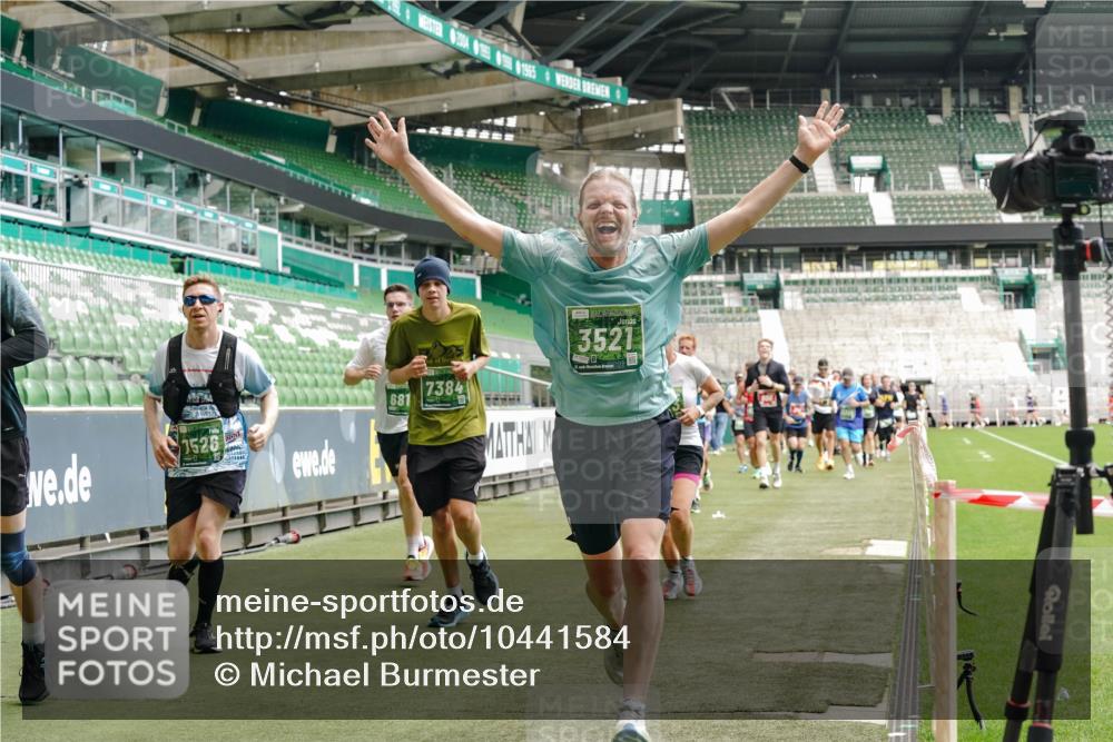 13.09.2026 - 21. swb-Marathon Bremen Michael Burmester http://msf.ph/oto/10441584 13.09.2026 13:07:03 Laufen im Stadion 109, 132, 156, 217, 287, 303, 310, 372, 430, 454, 489, 578, 607, 613, 682, 716, 784, 809, 831, 834, 846, 911, 922, 1083, 1173, 1189, 1205, 1210, 1274, 1322, 1364, 1365, 1369, 1380, 1387, 1437, 1532, 1533, 1545, 1574, 1581, 1600, 1823, 1841, 1848, 1854, 1871, 1909, 1926, 1938, 2003, 2070, 2076, 2090, 2219, 2244, 2265, 2275, 2283, 2310, 2318, 2355, 2356, 2393, 2405, 2440, 2464, 2492, 2565, 2699, 2707, 2721, 2731, 2755, 2802, 2818, 2831, 2902, 2911, 2949, 2960, 3115 meine-sportfotos.de
