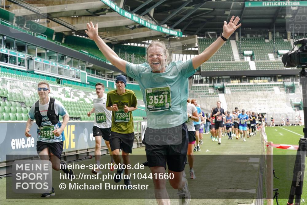 13.09.2026 - 21. swb-Marathon Bremen Michael Burmester http://msf.ph/oto/10441660 13.09.2026 13:07:04 Laufen im Stadion 109, 132, 156, 217, 287, 303, 310, 372, 430, 454, 489, 578, 607, 613, 682, 716, 784, 809, 831, 834, 846, 911, 922, 1083, 1173, 1189, 1205, 1210, 1274, 1322, 1364, 1365, 1369, 1387, 1437, 1532, 1533, 1545, 1574, 1581, 1600, 1823, 1841, 1848, 1854, 1871, 1909, 1926, 1938, 2003, 2070, 2076, 2090, 2219, 2244, 2265, 2275, 2283, 2310, 2318, 2355, 2356, 2393, 2405, 2440, 2464, 2492, 2565, 2699, 2707, 2721, 2731, 2755, 2802, 2818, 2831, 2902, 2911, 2949, 2960, 3115 meine-sportfotos.de