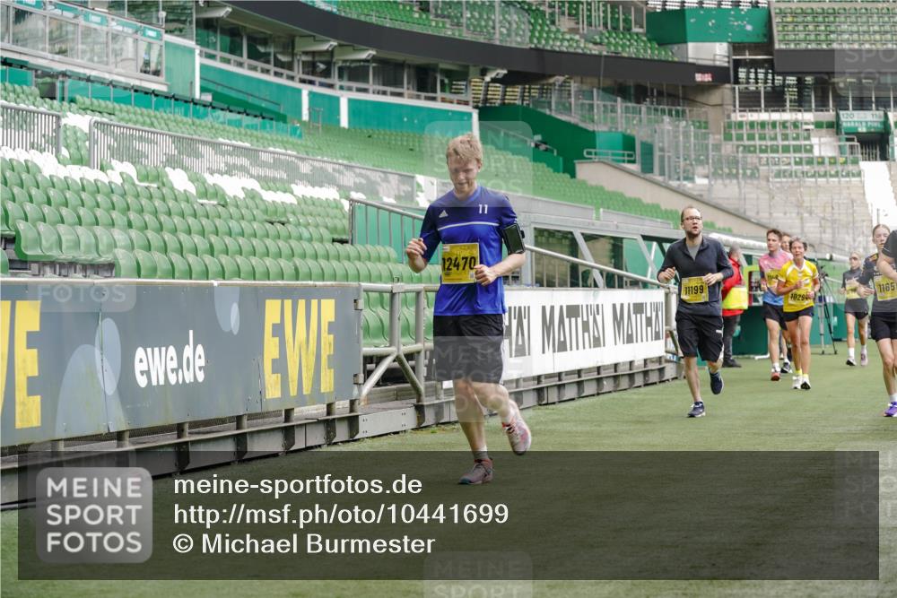 13.09.2026 - 21. swb-Marathon Bremen Michael Burmester http://msf.ph/oto/10441699 13.09.2026 10:28:04 Laufen im Stadion 10096, 10142, 10172, 10189, 10223, 10231, 10267, 10269, 10270, 10289, 10293, 10294, 10310, 10316, 10319, 10329, 10393, 10421, 10464, 10489, 10504, 10508, 10514, 10525, 10538, 10541, 10544, 10566, 10583, 10594, 10628, 10638, 10655, 10709, 10739, 10744, 10770, 10807, 10814, 10835, 10846, 10860, 10873, 10876, 10897, 10898, 10910, 10917, 10923, 10956, 10992, 10993, 11005, 11035, 11058, 11060, 11063, 11076, 11087, 11092, 11110, 11111, 11148, 11170, 11193 meine-sportfotos.de