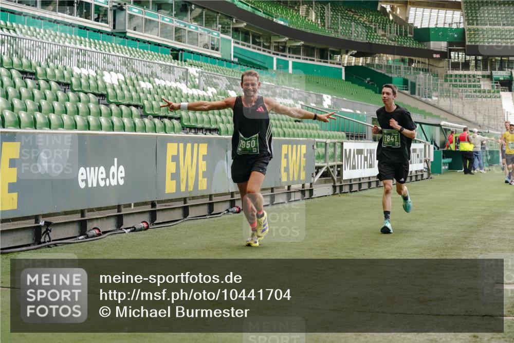 13.09.2026 - 21. swb-Marathon Bremen Michael Burmester http://msf.ph/oto/10441704 13.09.2026 12:43:00 Laufen im Stadion 439, 749, 819, 1009, 1223, 1224, 1562, 1619, 1667, 1712, 1745, 1822, 1850, 1862, 1879, 1921, 2094, 2207, 2651, 2683, 3251, 3368, 3500, 3584, 3624, 3688, 4096, 4847, 5143, 5199, 5316, 5601, 5663, 5672, 5776, 5828, 6264, 6359, 6579, 6929, 6991, 7141, 7170, 7841, 7950, 8311, 8383, 8394, 8689, 8749, 8850, 8994, 9120, 9153, 9200, 9233, 9533, 9849, 277, 453, 807, 862, 901, 1248, 1320, 1323, 1472, 1576, 1587, 1717, 1751, 1758, 1911, 5160, 5163, 5912 meine-sportfotos.de