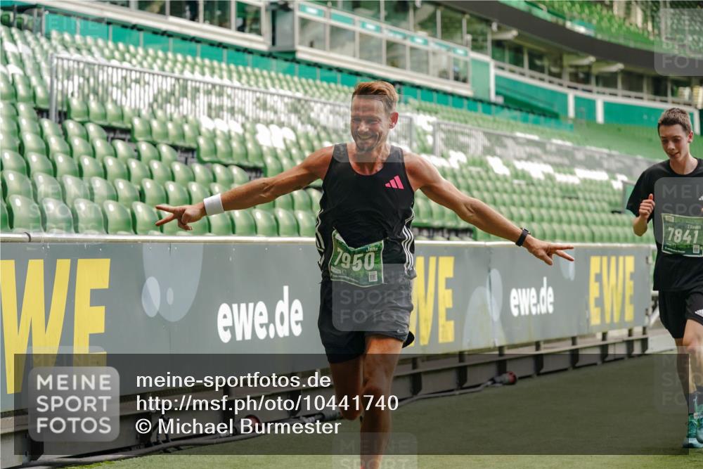 13.09.2026 - 21. swb-Marathon Bremen Michael Burmester http://msf.ph/oto/10441740 13.09.2026 12:43:00 Laufen im Stadion 439, 749, 819, 1009, 1223, 1224, 1562, 1619, 1667, 1712, 1745, 1822, 1850, 1862, 1879, 1921, 2094, 2207, 2651, 2683, 3251, 3368, 3500, 3584, 3624, 3688, 4096, 4847, 5143, 5199, 5316, 5601, 5663, 5672, 5776, 5828, 6264, 6359, 6579, 6929, 6991, 7141, 7170, 7841, 7950, 8311, 8383, 8394, 8689, 8749, 8850, 8994, 9120, 9153, 9200, 9233, 9533, 9849, 277, 453, 807, 862, 901, 1248, 1320, 1323, 1472, 1576, 1587, 1717, 1751, 1758, 1911, 5160, 5163, 5912 meine-sportfotos.de