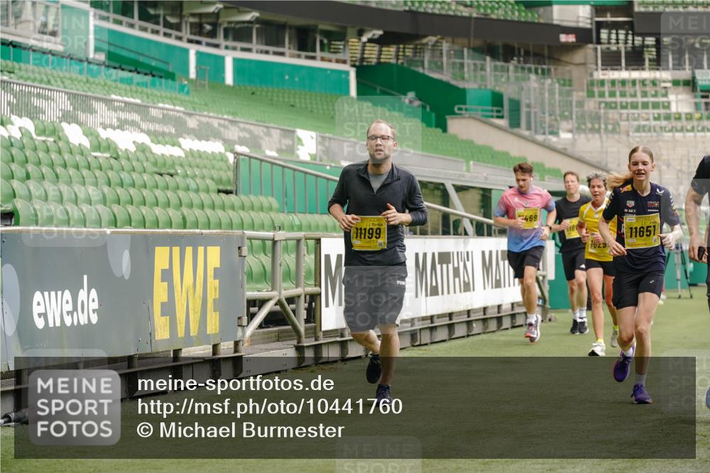 13.09.2026 - 21. swb-Marathon Bremen Michael Burmester http://msf.ph/oto/10441760 13.09.2026 10:28:06 Laufen im Stadion 10096, 10142, 10172, 10189, 10223, 10231, 10267, 10269, 10270, 10289, 10293, 10294, 10310, 10316, 10319, 10329, 10393, 10421, 10464, 10489, 10504, 10508, 10514, 10525, 10538, 10541, 10544, 10566, 10583, 10594, 10628, 10638, 10655, 10709, 10739, 10744, 10770, 10814, 10835, 10846, 10860, 10873, 10876, 10897, 10898, 10910, 10917, 10923, 10956, 10992, 10993, 11005, 11018, 11035, 11058, 11060, 11063, 11076, 11087, 11092, 11110, 11111, 11148, 11170, 11193 meine-sportfotos.de