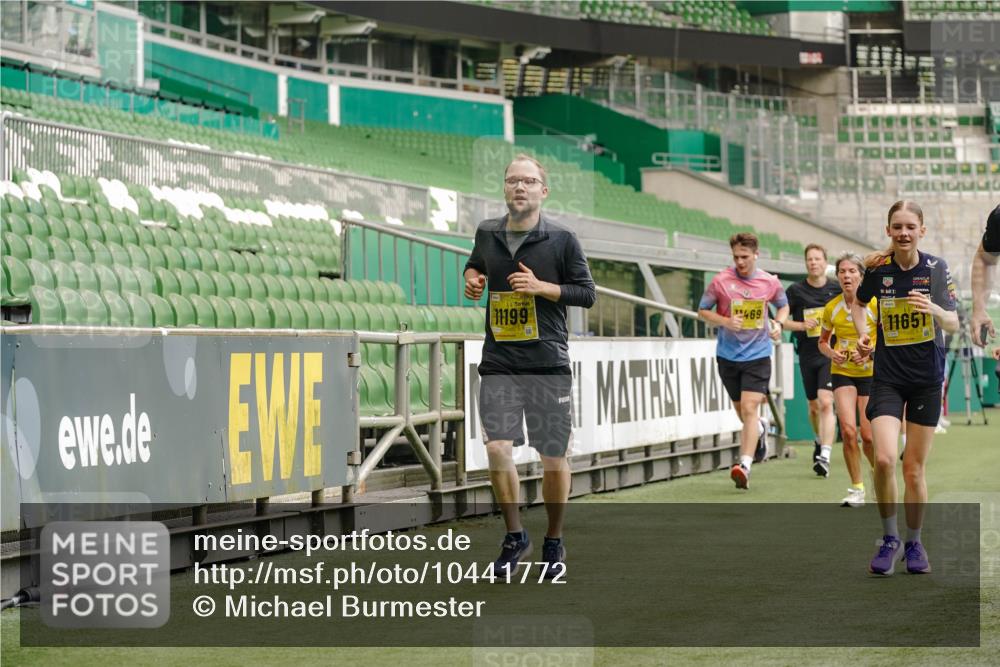 13.09.2026 - 21. swb-Marathon Bremen Michael Burmester http://msf.ph/oto/10441772 13.09.2026 10:28:06 Laufen im Stadion 10096, 10142, 10172, 10189, 10223, 10231, 10267, 10269, 10270, 10289, 10293, 10294, 10310, 10316, 10319, 10329, 10393, 10421, 10464, 10489, 10504, 10508, 10514, 10525, 10538, 10541, 10544, 10566, 10583, 10594, 10628, 10638, 10655, 10709, 10739, 10744, 10770, 10814, 10835, 10846, 10860, 10873, 10876, 10897, 10898, 10910, 10917, 10923, 10956, 10992, 10993, 11005, 11018, 11035, 11058, 11060, 11063, 11076, 11087, 11092, 11110, 11111, 11148, 11170, 11193 meine-sportfotos.de