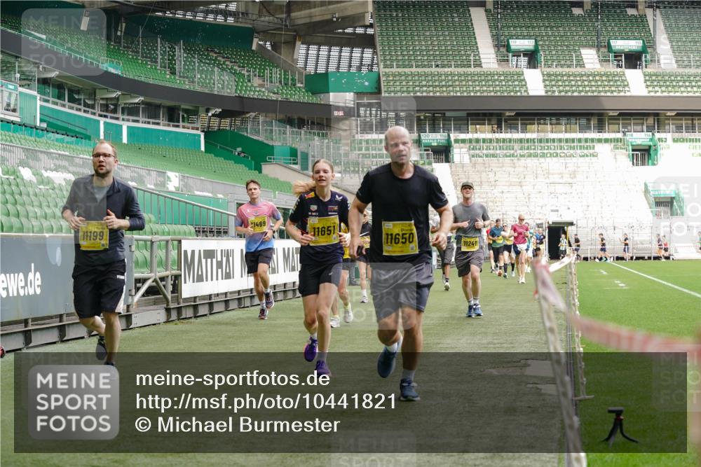 13.09.2026 - 21. swb-Marathon Bremen Michael Burmester http://msf.ph/oto/10441821 13.09.2026 10:28:07 Laufen im Stadion 10096, 10142, 10170, 10172, 10189, 10223, 10231, 10267, 10269, 10270, 10289, 10293, 10294, 10310, 10316, 10319, 10329, 10393, 10421, 10464, 10489, 10504, 10508, 10514, 10525, 10538, 10541, 10544, 10566, 10583, 10594, 10628, 10638, 10655, 10709, 10739, 10744, 10770, 10814, 10835, 10846, 10860, 10873, 10876, 10897, 10898, 10910, 10917, 10923, 10956, 10992, 10993, 11005, 11018, 11035, 11058, 11060, 11063, 11076, 11087, 11092, 11110, 11111, 11148, 11170, 11193 meine-sportfotos.de