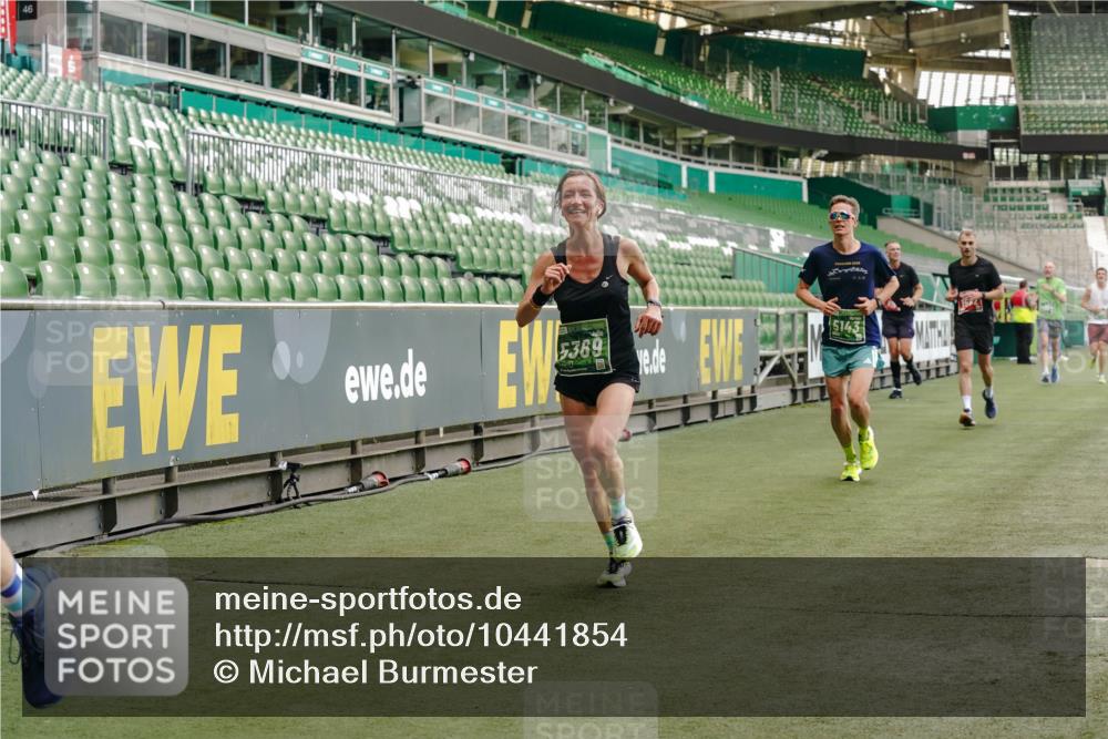 13.09.2026 - 21. swb-Marathon Bremen Michael Burmester http://msf.ph/oto/10441854 13.09.2026 12:43:09 Laufen im Stadion 439, 749, 819, 1009, 1223, 1224, 1372, 1562, 1619, 1667, 1712, 1745, 1850, 1862, 1879, 1921, 2094, 2207, 2651, 2683, 3251, 3368, 3500, 3584, 3688, 4096, 4847, 4904, 5143, 5199, 5316, 5369, 5601, 5663, 5672, 5776, 5828, 6359, 6579, 6929, 6991, 7141, 7170, 7841, 7950, 8311, 8383, 8394, 8689, 8749, 8850, 8994, 9120, 9153, 9200, 9233, 9533, 9849, 277, 453, 807, 862, 901, 1136, 1248, 1320, 1323, 1472, 1576, 1587, 1717, 1751, 1758, 5160, 5163, 5912 meine-sportfotos.de