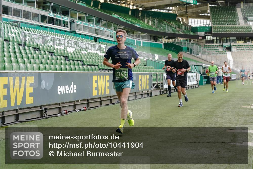 13.09.2026 - 21. swb-Marathon Bremen Michael Burmester http://msf.ph/oto/10441904 13.09.2026 12:43:10 Laufen im Stadion 439, 749, 819, 1009, 1223, 1224, 1372, 1562, 1619, 1667, 1712, 1745, 1850, 1862, 1879, 1921, 2094, 2207, 2651, 2683, 3251, 3368, 3500, 3584, 3688, 4096, 4739, 4847, 4904, 5143, 5199, 5316, 5369, 5601, 5663, 5672, 5776, 5828, 6359, 6579, 6929, 6991, 7141, 7170, 7841, 7950, 8311, 8383, 8394, 8689, 8749, 8850, 8994, 9120, 9153, 9200, 9233, 9533, 9849, 277, 453, 807, 862, 901, 1136, 1248, 1320, 1323, 1472, 1576, 1587, 1717, 1751, 1758, 5160, 5163, 5912 meine-sportfotos.de