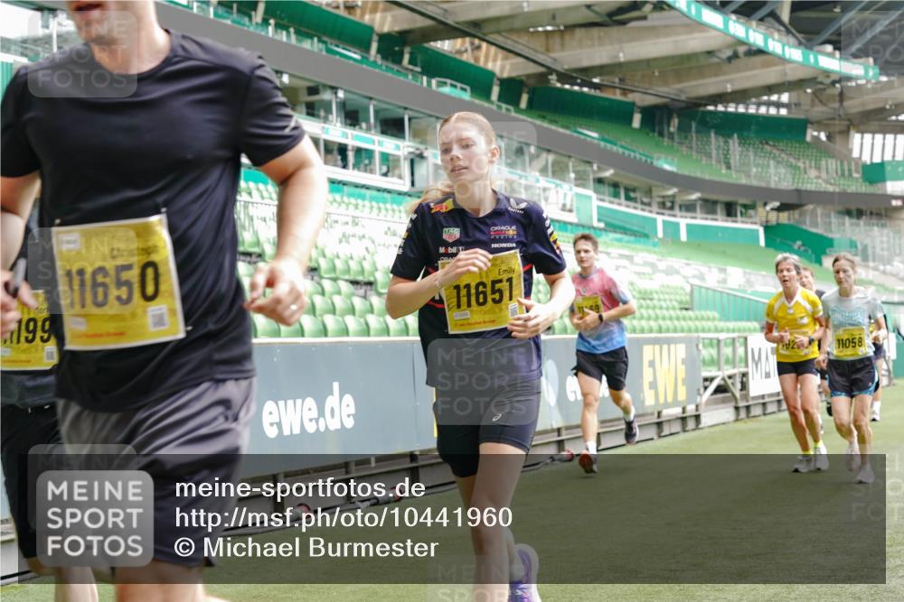 13.09.2026 - 21. swb-Marathon Bremen Michael Burmester http://msf.ph/oto/10441960 13.09.2026 10:28:10 Laufen im Stadion 10096, 10142, 10170, 10172, 10189, 10223, 10231, 10267, 10269, 10270, 10289, 10293, 10294, 10310, 10316, 10319, 10329, 10393, 10421, 10464, 10489, 10504, 10508, 10514, 10525, 10538, 10544, 10566, 10583, 10594, 10628, 10638, 10655, 10709, 10739, 10744, 10770, 10814, 10835, 10846, 10860, 10873, 10876, 10897, 10898, 10910, 10917, 10923, 10956, 10992, 10993, 11005, 11007, 11018, 11035, 11058, 11060, 11063, 11076, 11087, 11092, 11110, 11111, 11148, 11170, 11193 meine-sportfotos.de