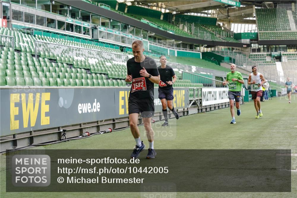 13.09.2026 - 21. swb-Marathon Bremen Michael Burmester http://msf.ph/oto/10442005 13.09.2026 12:43:13 Laufen im Stadion 439, 749, 819, 969, 1009, 1223, 1224, 1372, 1562, 1619, 1667, 1712, 1745, 1850, 1862, 1879, 1921, 2094, 2207, 2651, 2683, 3251, 3368, 3500, 3584, 3688, 4096, 4739, 4847, 4904, 5143, 5199, 5316, 5369, 5601, 5663, 5672, 5776, 5828, 6359, 6579, 6929, 6991, 7141, 7170, 7841, 7950, 8311, 8383, 8394, 8689, 8749, 8850, 8994, 9120, 9153, 9200, 9233, 9533, 9849, 126, 453, 807, 862, 901, 912, 1136, 1248, 1472, 1576, 1587, 1717, 1751, 1758, 5160, 5163, 5912 meine-sportfotos.de