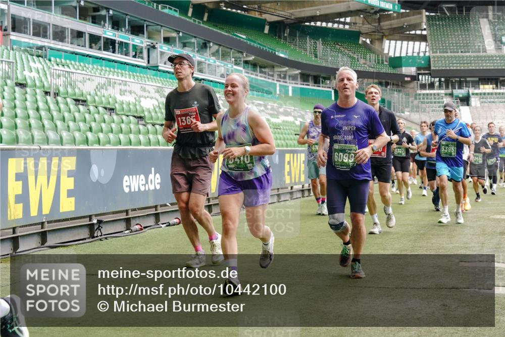 13.09.2026 - 21. swb-Marathon Bremen Michael Burmester http://msf.ph/oto/10442100 13.09.2026 13:07:10 Laufen im Stadion 109, 132, 156, 217, 287, 303, 310, 372, 430, 454, 489, 578, 607, 613, 682, 716, 784, 800, 808, 809, 831, 834, 846, 911, 922, 1083, 1173, 1189, 1205, 1210, 1274, 1322, 1364, 1365, 1369, 1387, 1395, 1437, 1532, 1533, 1545, 1574, 1581, 1600, 1823, 1831, 1841, 1848, 1854, 1871, 1909, 1926, 1938, 2003, 2070, 2076, 2090, 2219, 2244, 2275, 2283, 2310, 2318, 2355, 2356, 2393, 2405, 2440, 2464, 2492, 2565, 2699, 2707, 2721, 2731, 2755, 2802, 2818, 2831, 2866, 2902, 2911, 2949, 2960, 3115 meine-sportfotos.de