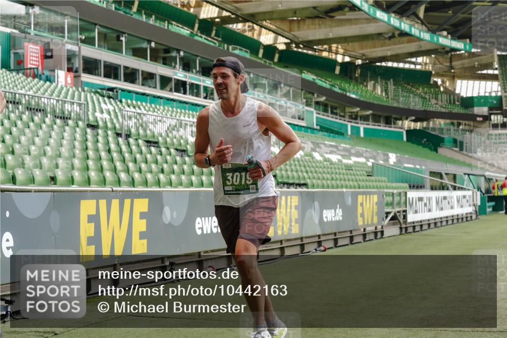 13.09.2026 - 21. swb-Marathon Bremen Michael Burmester http://msf.ph/oto/10442163 13.09.2026 12:43:17 Laufen im Stadion 439, 623, 749, 819, 969, 1009, 1223, 1224, 1372, 1562, 1619, 1667, 1712, 1745, 1770, 1850, 1862, 1879, 1921, 2094, 2207, 2651, 2683, 3251, 3368, 3500, 3584, 3688, 4096, 4739, 4847, 4904, 5143, 5199, 5316, 5369, 5601, 5663, 5672, 5776, 5828, 6359, 6579, 6929, 6991, 7141, 7170, 7841, 7950, 8311, 8383, 8394, 8689, 8749, 8850, 8994, 9120, 9153, 9200, 9233, 9533, 9849, 126, 453, 603, 640, 671, 735, 807, 862, 901, 912, 1136, 1248, 1472, 1576, 1587, 1717, 1751, 1758, 5160, 5163, 5912 meine-sportfotos.de