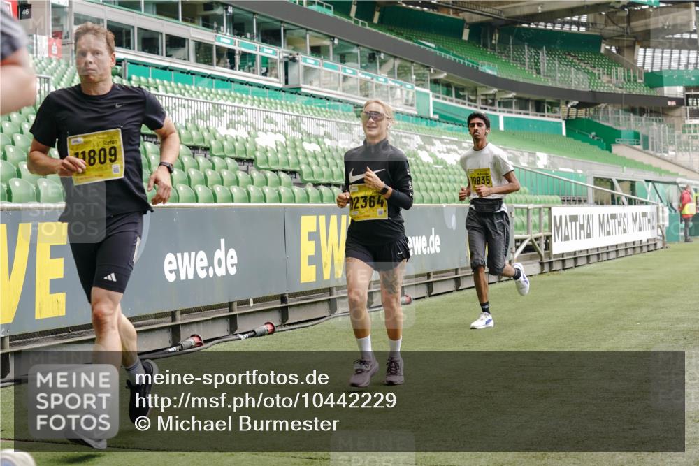 13.09.2026 - 21. swb-Marathon Bremen Michael Burmester http://msf.ph/oto/10442229 13.09.2026 10:28:15 Laufen im Stadion 10096, 10142, 10170, 10172, 10189, 10200, 10223, 10231, 10267, 10269, 10270, 10289, 10293, 10294, 10310, 10316, 10319, 10329, 10348, 10393, 10421, 10489, 10504, 10508, 10514, 10525, 10538, 10544, 10566, 10594, 10628, 10638, 10655, 10709, 10739, 10744, 10770, 10814, 10835, 10846, 10860, 10873, 10876, 10897, 10898, 10910, 10917, 10923, 10956, 10992, 10993, 11005, 11007, 11018, 11035, 11058, 11060, 11063, 11076, 11087, 11092, 11110, 11111, 11148, 11170, 11193 meine-sportfotos.de