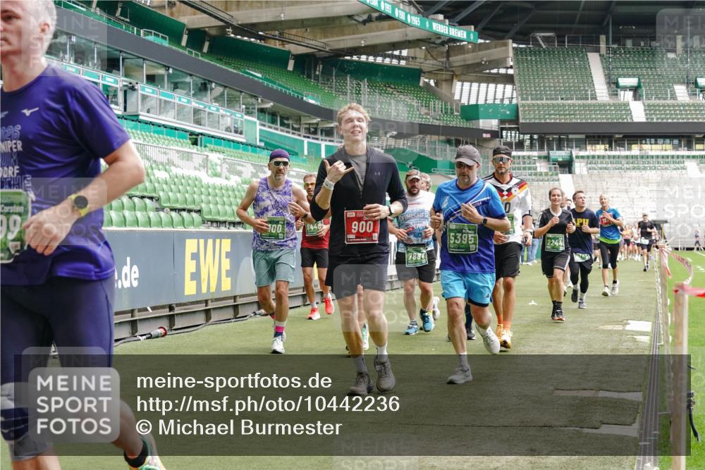 13.09.2026 - 21. swb-Marathon Bremen Michael Burmester http://msf.ph/oto/10442236 13.09.2026 13:07:12 Laufen im Stadion 109, 132, 156, 217, 287, 303, 310, 372, 430, 454, 489, 578, 607, 613, 682, 716, 784, 800, 808, 809, 831, 834, 846, 911, 922, 1083, 1173, 1189, 1205, 1210, 1274, 1322, 1364, 1365, 1369, 1387, 1395, 1437, 1532, 1533, 1545, 1574, 1581, 1600, 1823, 1831, 1841, 1848, 1854, 1871, 1909, 1926, 1938, 2003, 2070, 2076, 2090, 2219, 2275, 2283, 2310, 2318, 2355, 2356, 2393, 2405, 2440, 2492, 2565, 2611, 2699, 2707, 2721, 2731, 2755, 2802, 2818, 2831, 2866, 2902, 2911, 2949, 2960 meine-sportfotos.de