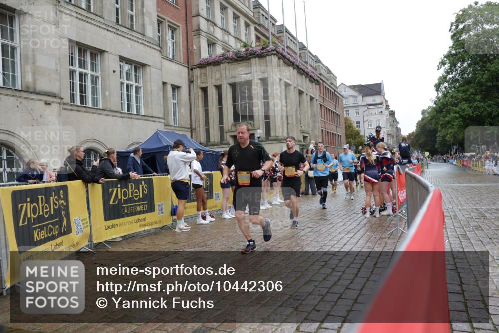 13.09.2026 - Kiel Lauf Yannick Fuchs http://msf.ph/oto/10442306 13.09.2026 11:55:21 Ziel  meine-sportfotos.de