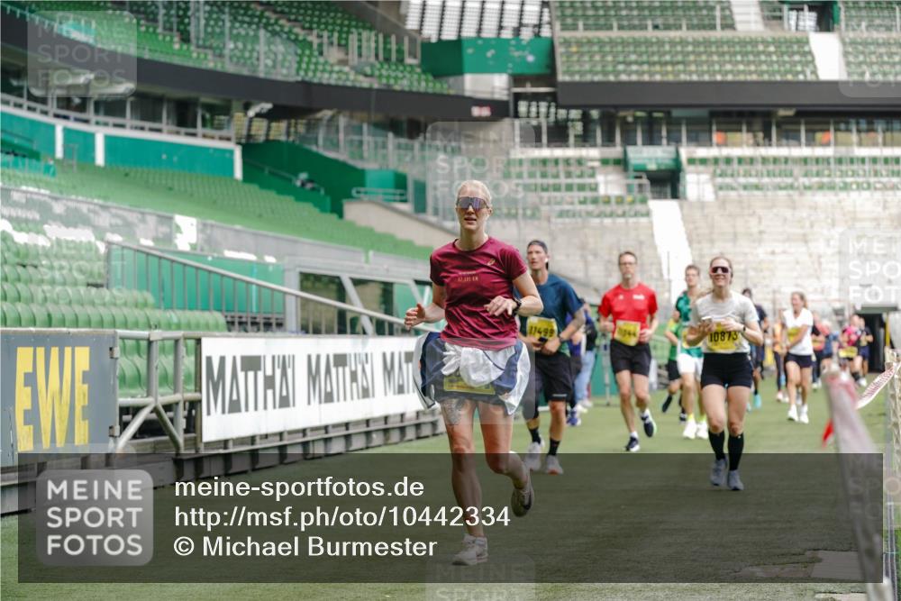 13.09.2026 - 21. swb-Marathon Bremen Michael Burmester http://msf.ph/oto/10442334 13.09.2026 10:28:18 Laufen im Stadion 10096, 10142, 10170, 10172, 10189, 10200, 10223, 10231, 10267, 10269, 10270, 10289, 10293, 10294, 10310, 10316, 10319, 10329, 10348, 10393, 10421, 10489, 10508, 10514, 10525, 10538, 10544, 10566, 10594, 10628, 10638, 10655, 10709, 10739, 10744, 10770, 10814, 10835, 10840, 10846, 10860, 10876, 10897, 10898, 10910, 10917, 10923, 10956, 10992, 10993, 11005, 11007, 11018, 11035, 11058, 11060, 11063, 11076, 11087, 11092, 11110, 11111, 11148, 11170, 11193 meine-sportfotos.de