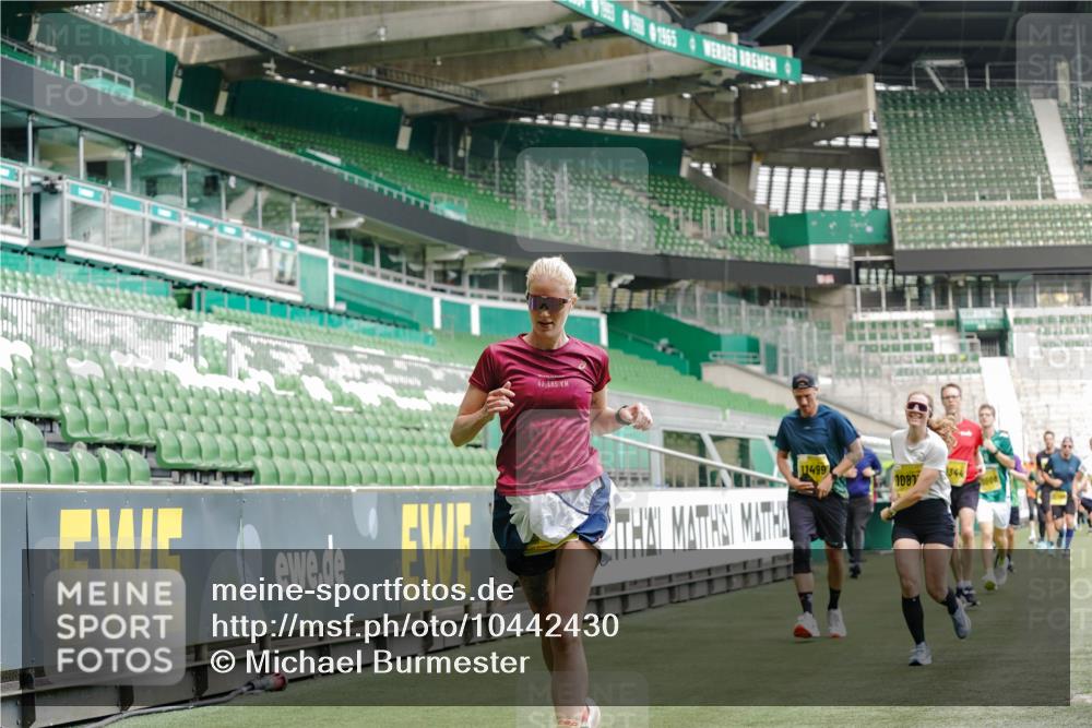 13.09.2026 - 21. swb-Marathon Bremen Michael Burmester http://msf.ph/oto/10442430 13.09.2026 10:28:19 Laufen im Stadion 10096, 10142, 10170, 10172, 10189, 10200, 10223, 10231, 10267, 10269, 10270, 10289, 10293, 10294, 10310, 10316, 10329, 10348, 10393, 10421, 10489, 10508, 10514, 10525, 10538, 10544, 10566, 10594, 10628, 10638, 10655, 10709, 10739, 10744, 10770, 10814, 10835, 10840, 10846, 10860, 10876, 10897, 10898, 10910, 10917, 10923, 10956, 10993, 11005, 11007, 11018, 11035, 11058, 11060, 11063, 11076, 11087, 11092, 11110, 11111, 11148, 11170, 11193 meine-sportfotos.de