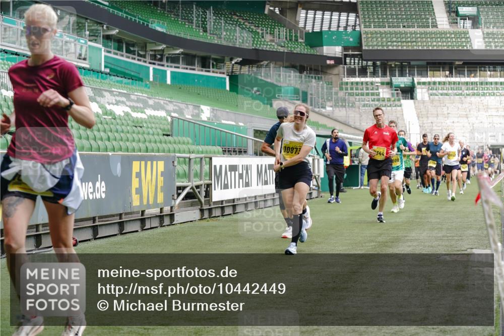 13.09.2026 - 21. swb-Marathon Bremen Michael Burmester http://msf.ph/oto/10442449 13.09.2026 10:28:20 Laufen im Stadion 10096, 10142, 10170, 10172, 10189, 10200, 10223, 10231, 10267, 10269, 10270, 10289, 10293, 10294, 10310, 10316, 10329, 10348, 10393, 10421, 10489, 10508, 10514, 10525, 10538, 10544, 10566, 10594, 10628, 10638, 10655, 10709, 10739, 10744, 10770, 10814, 10835, 10840, 10846, 10860, 10876, 10897, 10898, 10910, 10917, 10923, 10956, 10993, 11005, 11007, 11018, 11035, 11058, 11060, 11076, 11087, 11092, 11110, 11111, 11148, 11170, 11193 meine-sportfotos.de