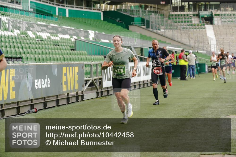 13.09.2026 - 21. swb-Marathon Bremen Michael Burmester http://msf.ph/oto/10442458 13.09.2026 12:43:43 Laufen im Stadion 439, 493, 623, 678, 681, 749, 819, 969, 1009, 1223, 1224, 1335, 1372, 1498, 1562, 1619, 1696, 1712, 1745, 1770, 1879, 1921, 2098, 2207, 2651, 2683, 3251, 3368, 3500, 3584, 3688, 4096, 4118, 4328, 4739, 4847, 4904, 5143, 5199, 5316, 5369, 5601, 5663, 5776, 5828, 6359, 6579, 6973, 7015, 7170, 7841, 7950, 8028, 8311, 8383, 8689, 8749, 8850, 8994, 9120, 9137, 9153, 9200, 9233, 9533, 9849, 13063, 13237, 126, 371, 453, 603, 640, 650, 671, 735, 744, 807, 862, 912, 957, 1136, 1758 meine-sportfotos.de