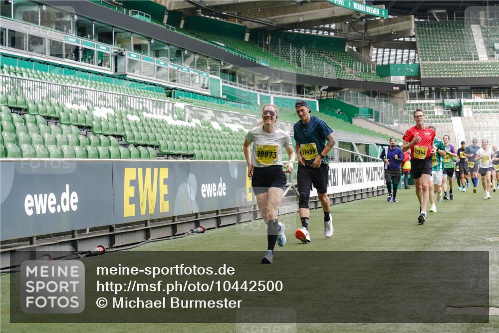13.09.2026 - 21. swb-Marathon Bremen Michael Burmester http://msf.ph/oto/10442500 13.09.2026 10:28:22 Laufen im Stadion 10096, 10142, 10170, 10172, 10189, 10200, 10223, 10231, 10267, 10269, 10270, 10289, 10293, 10294, 10310, 10316, 10329, 10348, 10393, 10421, 10489, 10508, 10514, 10525, 10538, 10544, 10566, 10594, 10628, 10638, 10655, 10709, 10739, 10744, 10770, 10814, 10835, 10840, 10846, 10860, 10876, 10897, 10898, 10910, 10917, 10923, 10956, 10993, 11005, 11007, 11018, 11035, 11058, 11060, 11076, 11087, 11092, 11110, 11111, 11148, 11170, 11193 meine-sportfotos.de